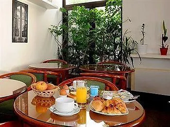 Casa Serena Paris Hotel
