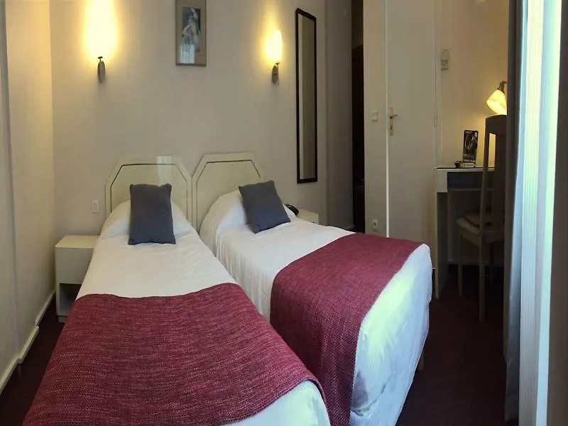 Casa Serena Paris Hotel